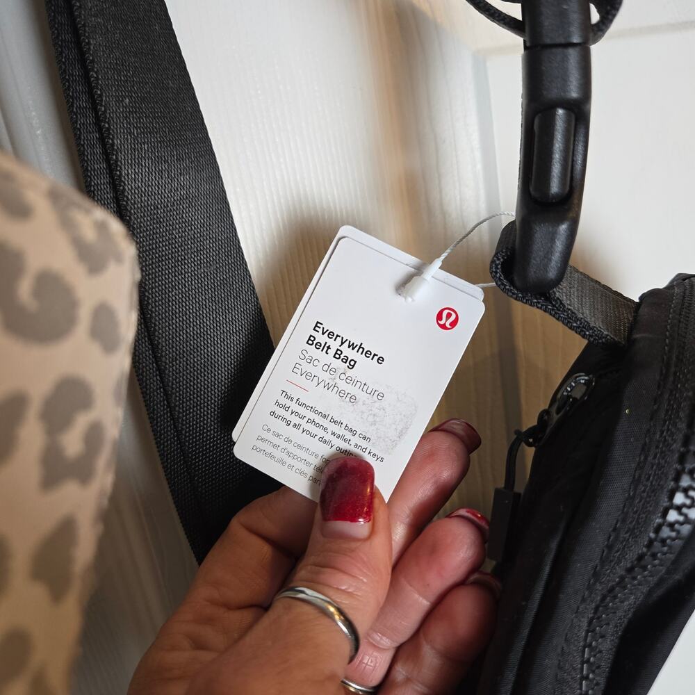 NWT LULULEMON LIMITED EDITION EVERYWHERE BELT BAG *PRIDE 1L - Picture 5 of 6